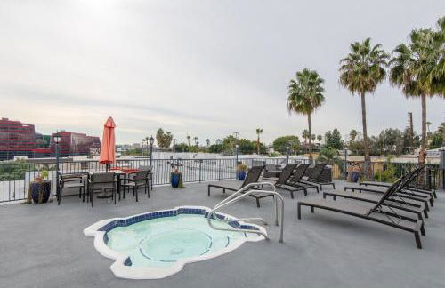 Skyline Terrace Executive Jr One Bedroom with Balcony and Pool - Foto 25