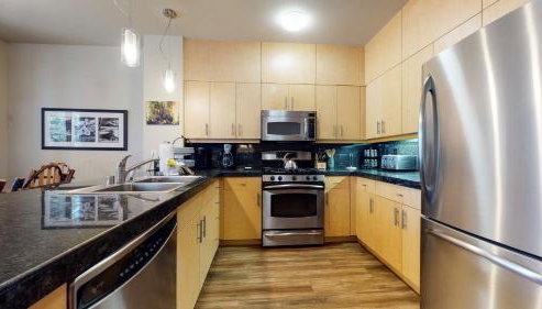 Solstice 11 Amazing Location on Golf Course, Heated Garage, Private Washer Dryer condo - Foto 3
