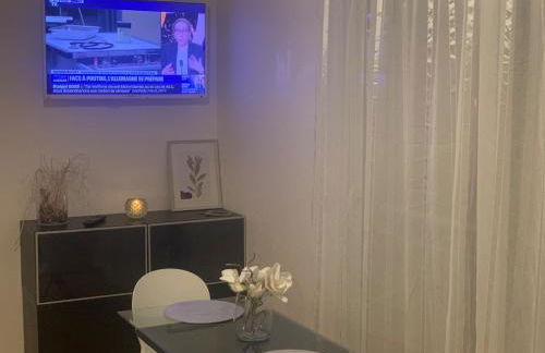 Charming Studio with Balneo Shower, Parking Included - Foto 9