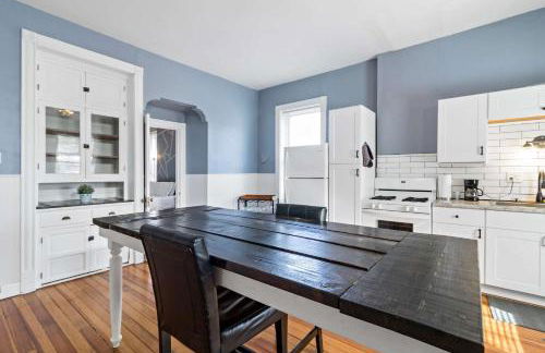 Pet-Friendly Benton Park 1BR Apt with Private Backyard - Foto 23