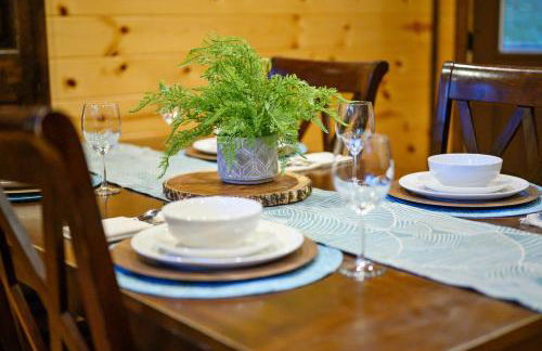 Rustic Family Getaway - Pool Table, Hot Tub, Pets, Great Location - Photo 43