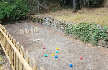 GITE BAS-EN-BASSET, HAUTE-LOIRE, MAISON et JARDIN ATYPIQUE PLEINE NATURE - Foto 19