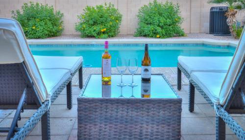 Pet friendly 3br 2ba Private optional heated Pool BBQ grill Golf Clubs close to park - Foto 2