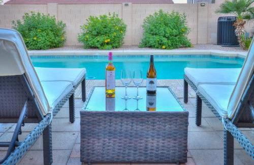 Pet friendly 3br 2ba Private optional heated Pool BBQ grill Golf Clubs close to park - Foto 2