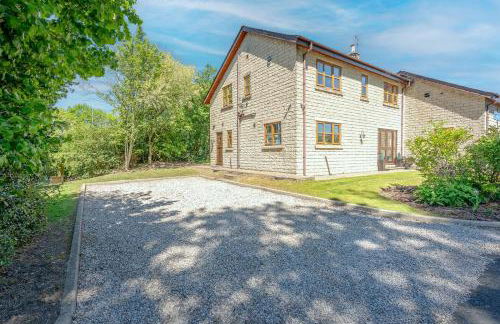 Pendle View Gatehouse Lakeside Stay - Photo 2