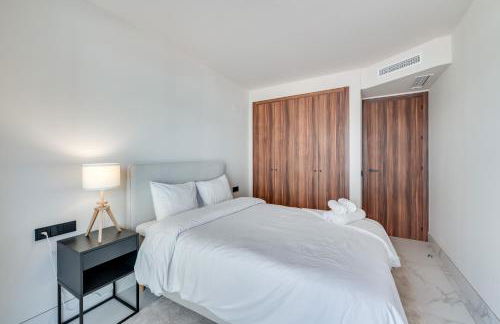 Newly Built 3 BDRM Luxury Apt Close to the Beach - Photo 35