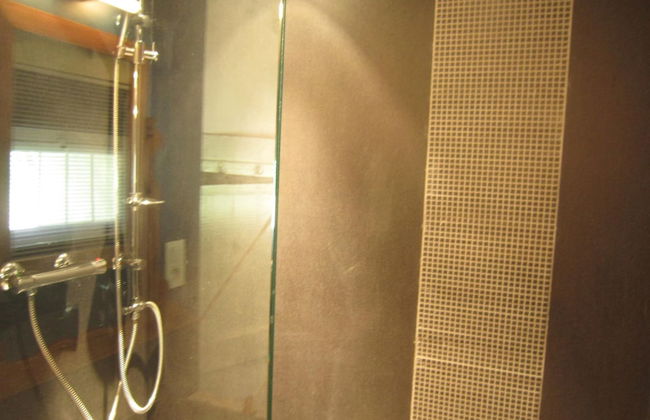 Tranquil Home With BBQ - Photo 16