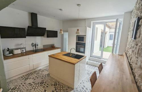 à 5mn de la réserve Africaine, charmante maison de village avec patio - Foto 17