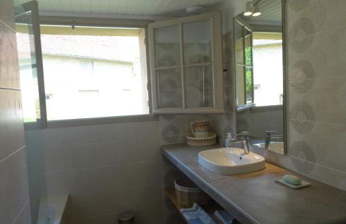 Domaine avec piscine à Milhac dans le Lot 4 étoiles 2 gîtes - Foto 36