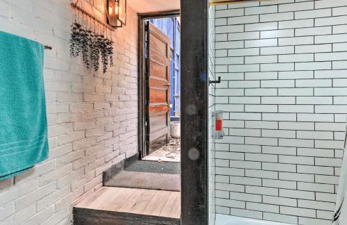 1850s historic Row House 7min train to NYC with private backyard - Foto 17