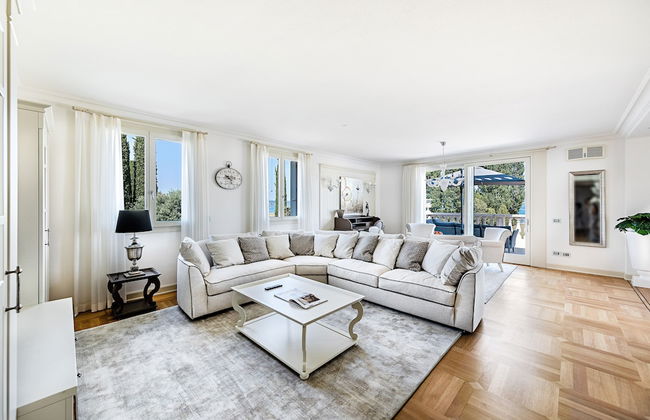 Luxury Lakefront Catullo with pool - Photo 44