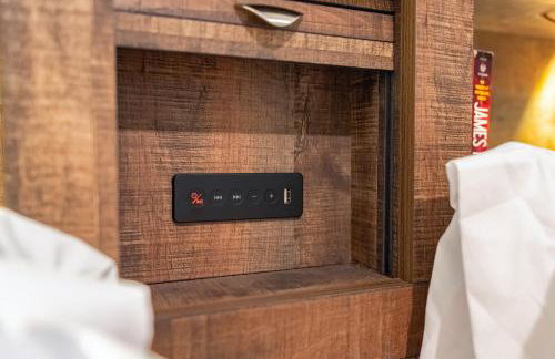 Modern 1BR Suite w AC Sleeps 3, NW Bakersfield - Photo 32