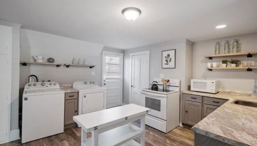 Stylish & Large Top Floor w Private Front Porch - Foto 2