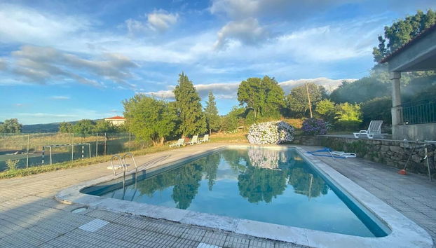 19th Centry Farmhouse Getaway - Sleep 12-14 W/pool - Foto 2, Profilbild