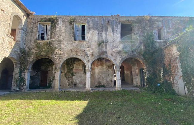 - The Artist Village - Photo 17