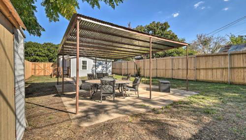 1 Mi to UTA Arlington Elm Cottage with Fenced Yard - Foto 3