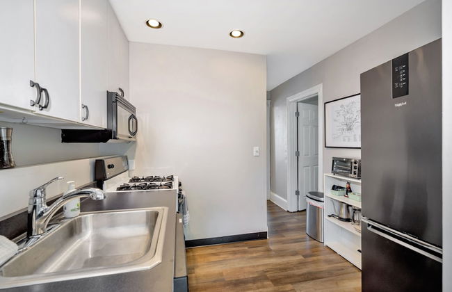 Cozy Cottage In The Heart Of Hyde Park 1 Bedroom Home by RedAwning - Photo 6