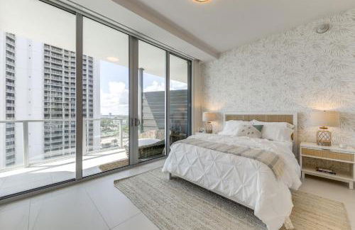 Ocean Views and Pool Access Riviera Beach Condo! - Foto 18