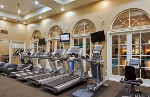 Luxury condo near Irvine Business & UCI Hospital - Photo 10