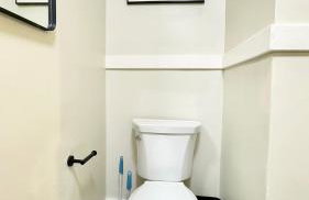 Iconic 2BR Bungalow, Short Walk to SJSU, with Parking - Foto 35