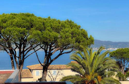 Rooftop with a Seaview - Photo 1