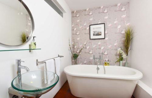 The Ultimate Group Complex, Hens & Celebrations at The Old Fire Station Canterbury, 3 Homes - Foto 55