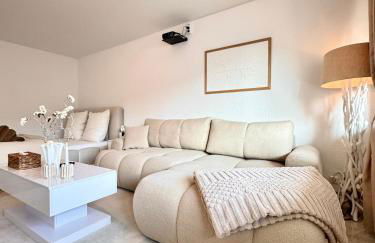 REGENCY - Exklusive zentrale 45m2 Wohnung mit Balkon, WiFi und Netflix - Foto 8