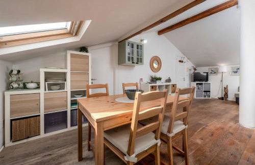 049 - Attico ELEGANTE, 10 minuti a piedi da MARE e SPIAGGIA - POSTO AUTO PRIVATO GRATIS - Foto 14