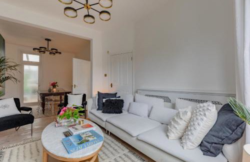 Luxuriously Curated 4BD Home Stoke Newington - Foto 26