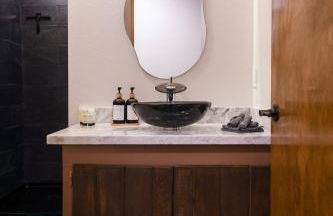 Lassen National Park Luxury Cabin with Hot Tub - Foto 30