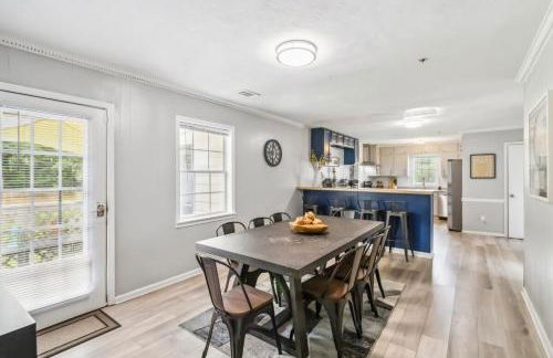 5BR with Game Room & Huge Backyard - Foto 36