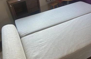 Chic 2 Bed Apartment with Free Parking- Recently Redecorated, 10 Minutes to City Centre - Foto 23