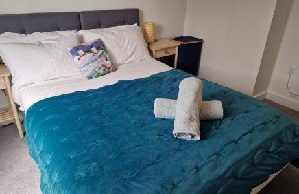 Number 15 Luxurious Two Bedroom Apartment - Photo 15