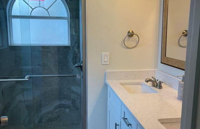 Three Bedroom Apartment #7 -- 2737 NPB -- Vusa Three Bedroom Condo Apartment - Foto 24