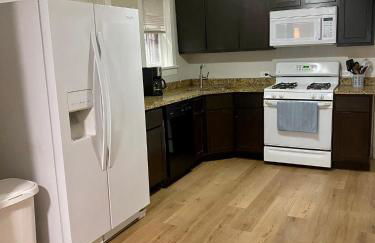 Lincoln Park Apartment with Backyard! - Foto 3