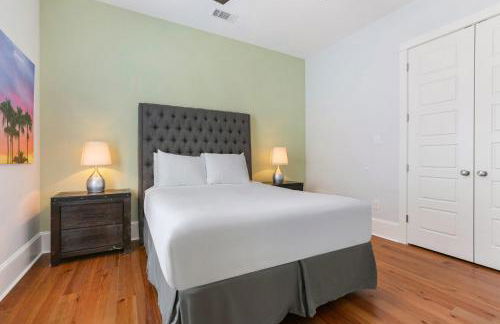 Hosteeva Brand New Condo with a Pool Steps to St Charles Ave - Foto 60