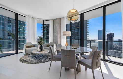 POSH Ocean View Penthouse - Heated Pool, Gym, Office! 10mins Beach - Foto 1