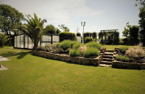 Peaceful Holiday Home in Plouguin with Indoor Pool - Foto 41