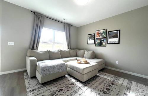 Central Cedar Falls Townhome - King Beds! - Foto 7