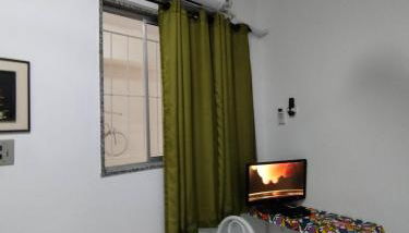 Seu Apto Praia da Costa 6 com Cama Casal e Opcional Pequena Cama Solteiro Simples Barato Local Excelente Ar Cond TV Microondas Todo seu Centro - Foto 4