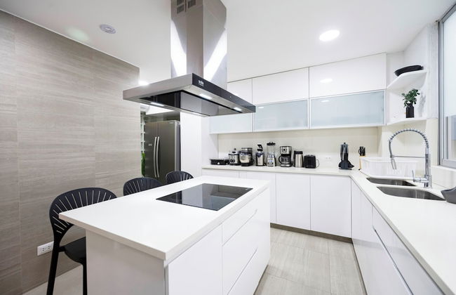 Penthouse Jacuzzi Luxury Duplex 4BR - Photo 12