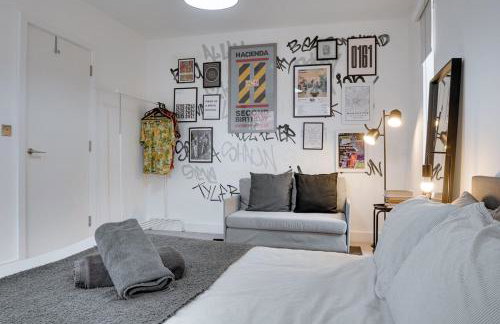 Sleek 4BR Townhouse - Rooftop - Hot Tub - Foto 11