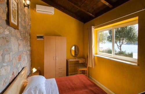 Guest House Simunovic - Studio Apartment with Terrace - Foto 9