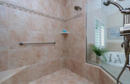 Villa Hibiscus-Waterfront-Free Heated Pool-Dock-Bikes-Other Amenities - Photo 19
