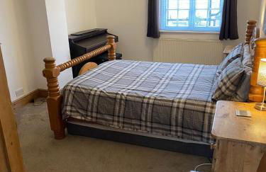 4 BR 2 Bathroom House Parking Garden St Neots Town Centre - Foto 25