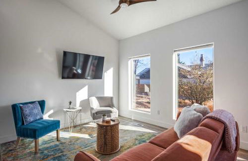 Timber & Tin D 2Bed 2Bath w Pool & Rooftop Deck - Foto 23