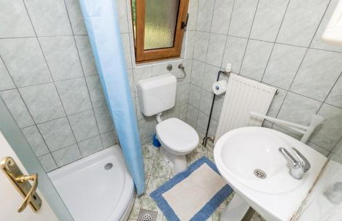 Stunning Apartment In Otocac With Wifi - Foto 20