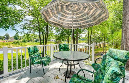 Waterfront Gladwin Home with Deck and Fire Pit! - Foto 24