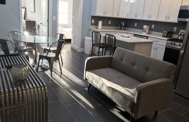 Giles Ave 6 Bedroom Gem - Foto 1