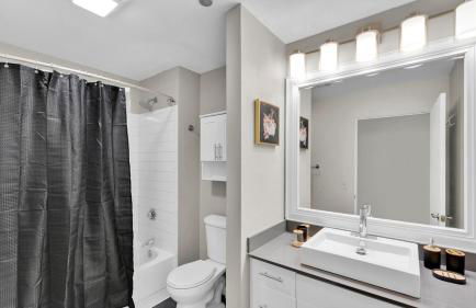 HEB04 Spacious & Stylish 2 Bedroom Condo Downtown Fort Worth, Free Parking, Walk to Convention Center - Foto 17